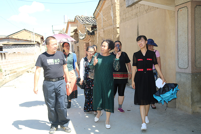 关爱重度残疾人，助其子女圆学梦 